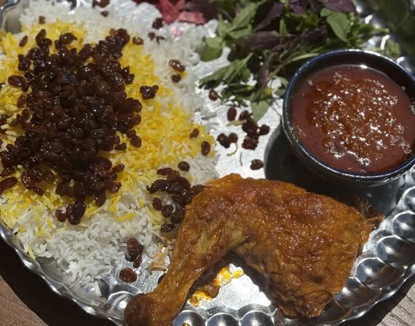 کشمش پلو با مرغ